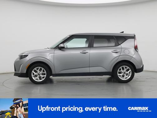 Gray 2023 Kia Soul LX