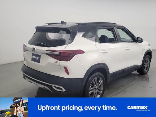 White 2021 Kia Seltos S