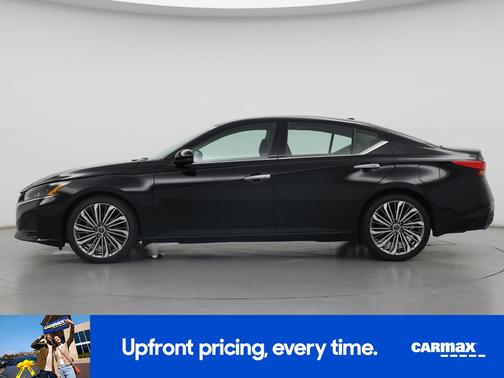 Black 2023 Nissan Altima SL