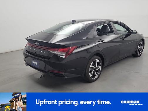 Black 2023 Hyundai ELANTRA SEL