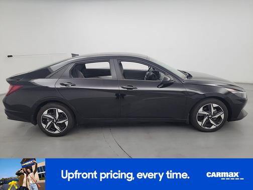 Black 2023 Hyundai ELANTRA SEL
