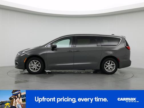 Gray 2023 Chrysler Pacifica Touring L