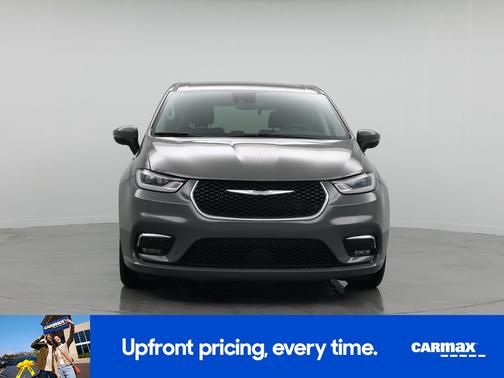 Gray 2023 Chrysler Pacifica Touring L