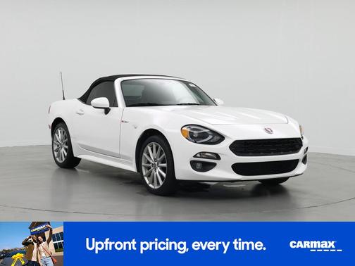 White 2018 FIAT 124 Spider Lusso