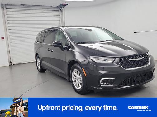 Black 2023 Chrysler Pacifica Touring L
