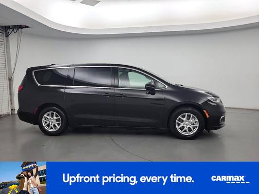 Black 2023 Chrysler Pacifica Touring L