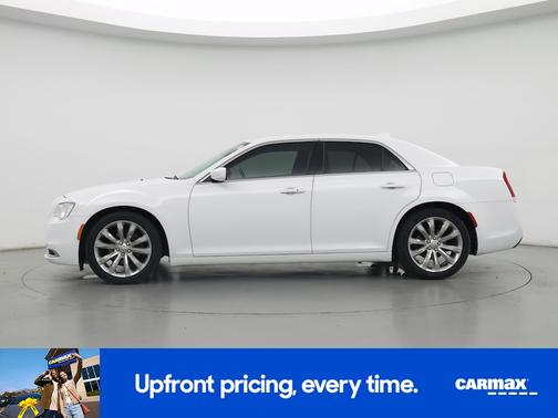 White 2018 Chrysler 300 Touring L