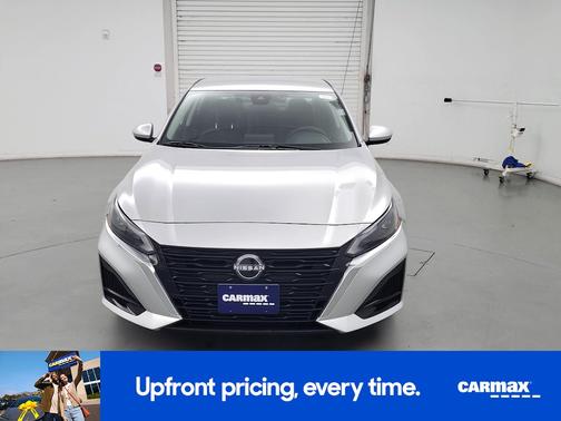 Silver 2023 Nissan Altima SV
