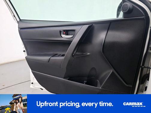 White 2017 Toyota Corolla SE