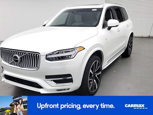 2023 Volvo XC90 B5 Plus