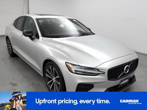 2022 Volvo S60 B5 Momentum