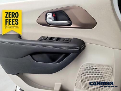 White 2023 Chrysler Voyager LX