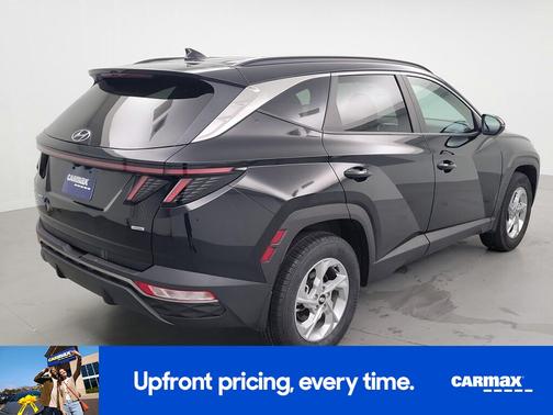 Black 2023 Hyundai TUCSON SE