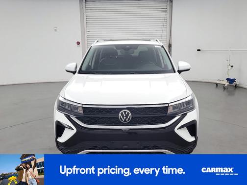 White 2023 Volkswagen Taos SE