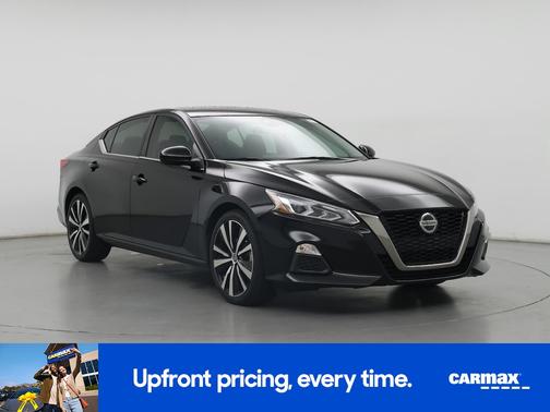 Black 2022 Nissan Altima SR
