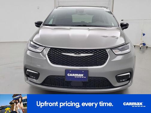 Gray 2025 Chrysler Pacifica Select