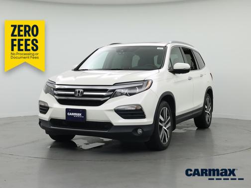 White 2017 Honda Pilot Touring