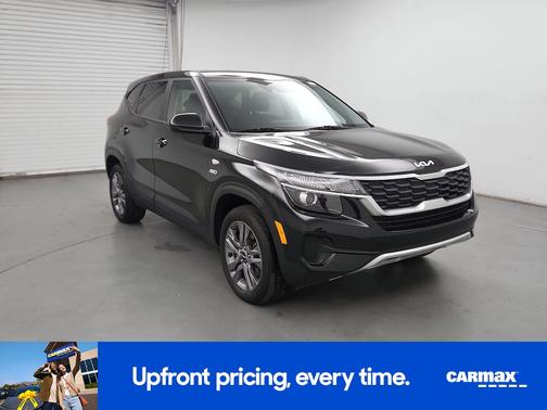 Black 2023 Kia Seltos LX