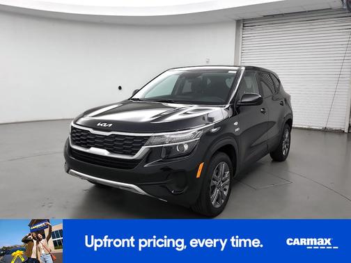 Black 2023 Kia Seltos LX