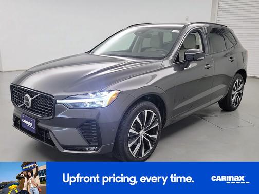 Gray 2023 Volvo XC60 B5 Plus Dark Theme