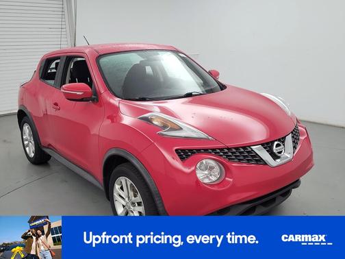 Red 2015 Nissan Juke S
