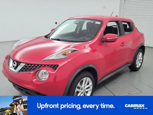 Red 2015 Nissan Juke S