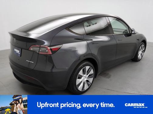 Gray 2024 Tesla Model Y Long Range