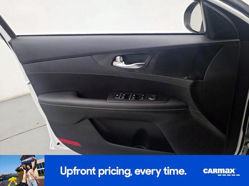 White 2022 Kia Forte GT-Line