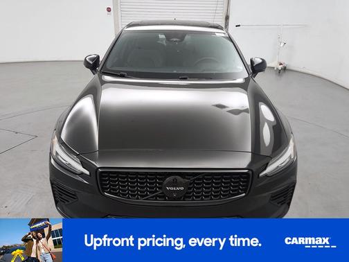 2024 Volvo S60 Recharge Plug-In Hybrid T8 Ultimate Black Edition