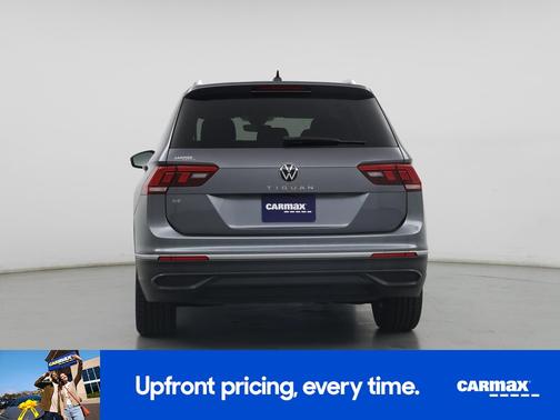 Gray 2022 Volkswagen Tiguan SE