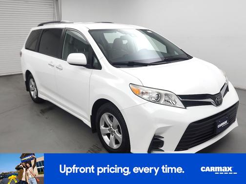 2019 Toyota Sienna LE