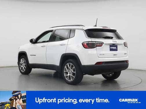 White 2022 Jeep Compass Latitude Lux