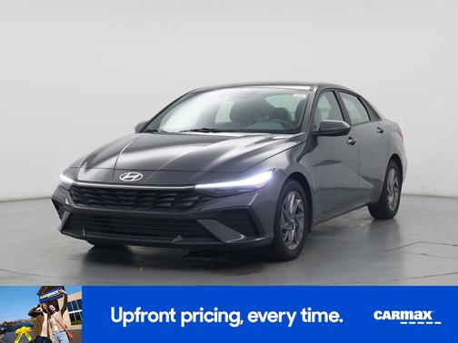 2024 Hyundai ELANTRA SE