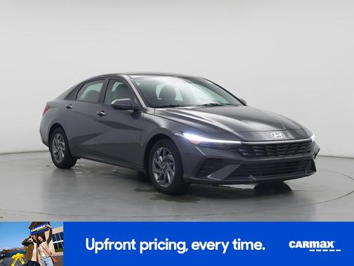 2024 Hyundai ELANTRA SE