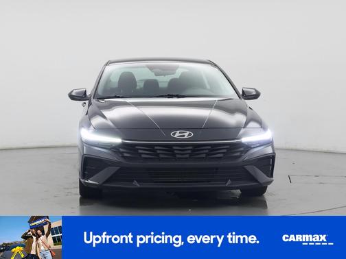 2024 Hyundai ELANTRA SE