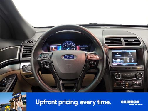 Black 2016 Ford Explorer XLT