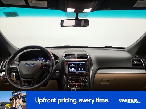 Black 2016 Ford Explorer XLT