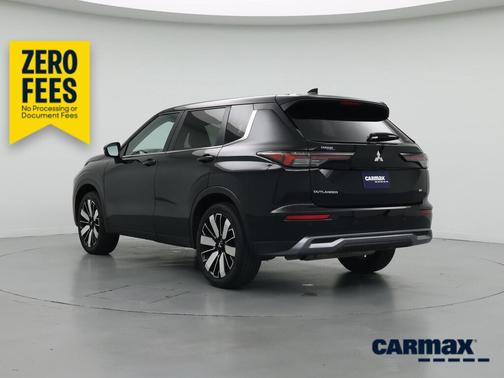 Black 2025 Mitsubishi Outlander SE