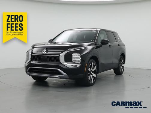Black 2025 Mitsubishi Outlander SE
