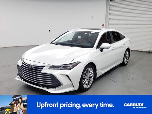 White 2019 Toyota Avalon Limited