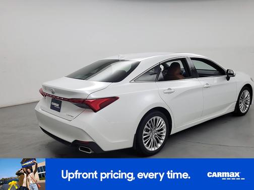 White 2019 Toyota Avalon Limited