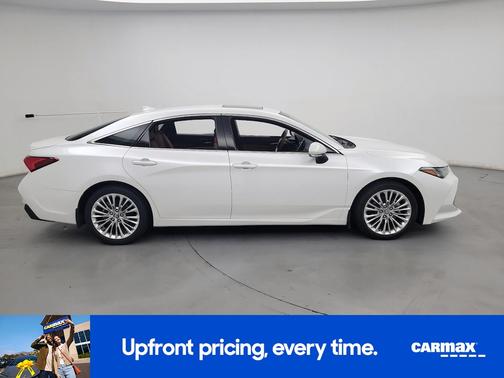 White 2019 Toyota Avalon Limited