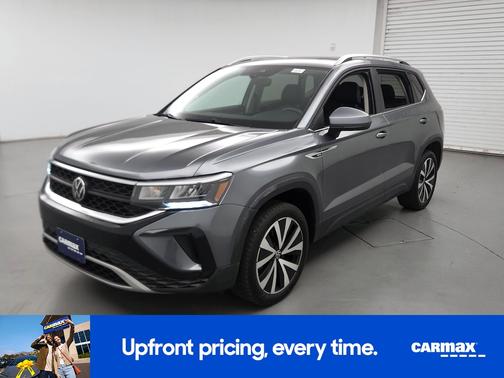 Gray 2023 Volkswagen Taos SE