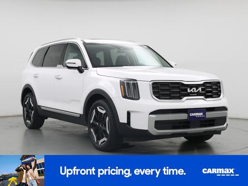 White 2023 Kia Telluride S