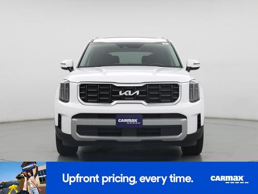 White 2023 Kia Telluride S