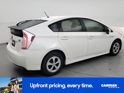 White 2015 Toyota Prius Two