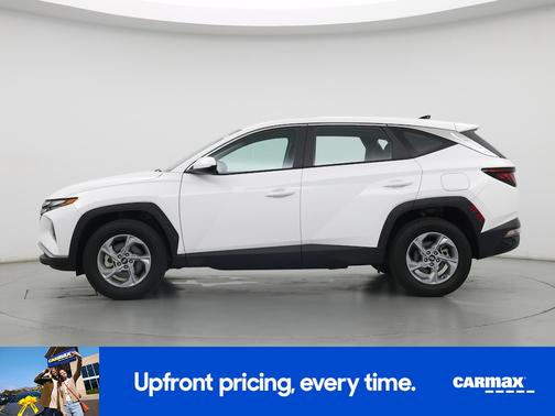 White 2023 Hyundai TUCSON SE