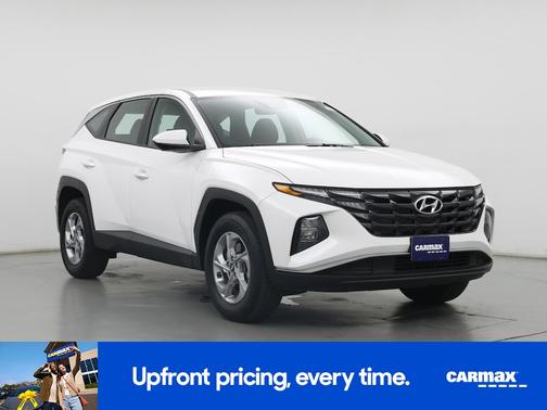 White 2023 Hyundai TUCSON SE