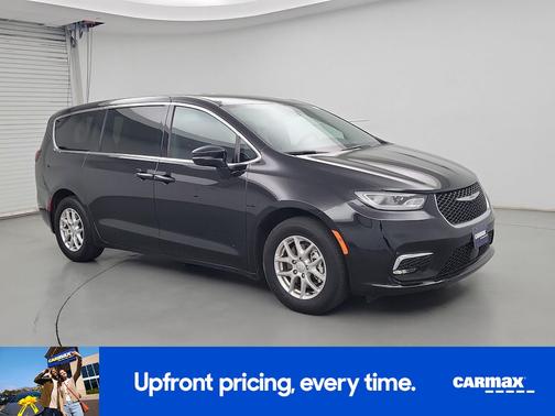 Black 2025 Chrysler Pacifica Select