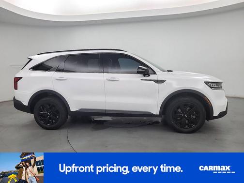 White 2021 Kia Sorento S
